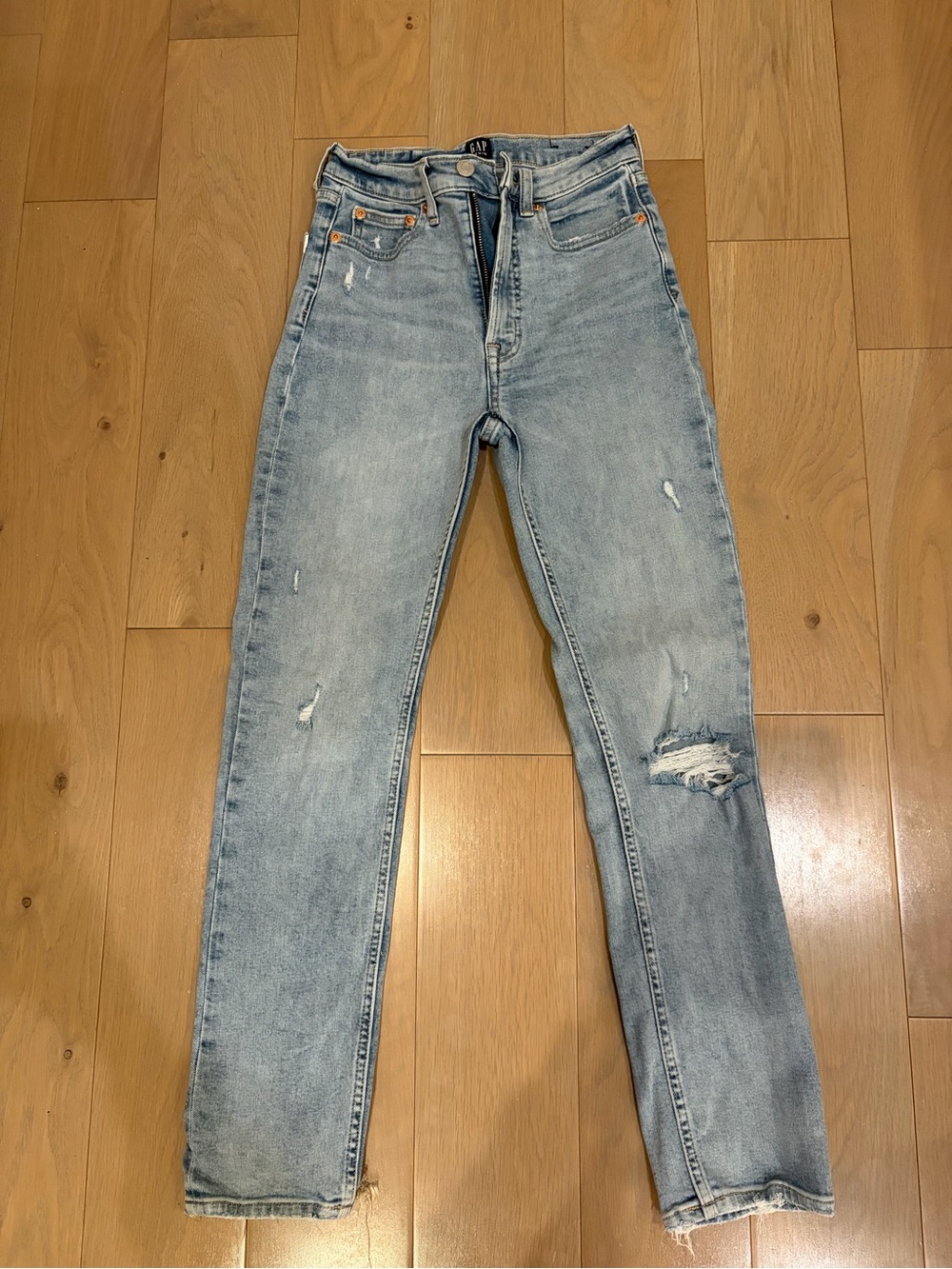 Gap Light Blue Distressed Women’s Jeans